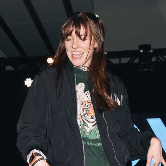 Meet your Posher, Madison - Picture 1 of 1